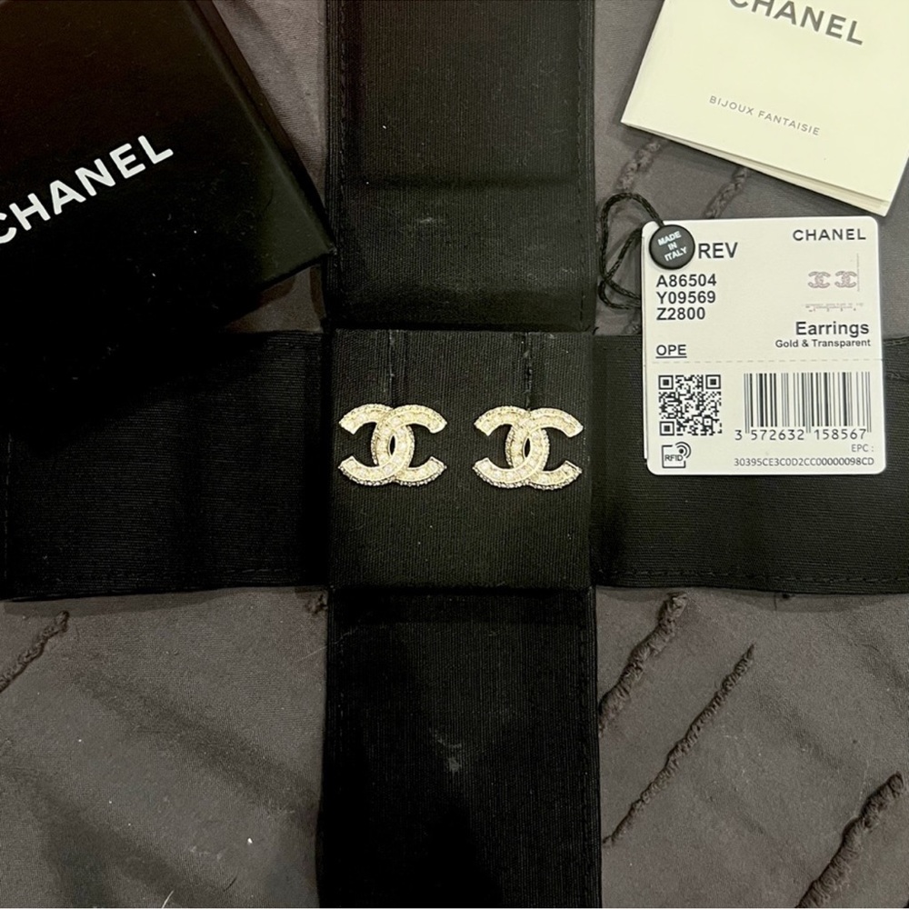 Chanel 2022 Strass CC Stud Earrings